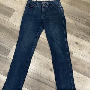 Levi’s woman’s mid rise skinny size 10 m